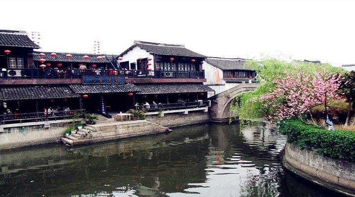 解疑答惑平台 - 夫妻同葬左右怎么分?有问必答
