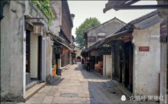 我国首座“四高”特长公路隧道全线贯通